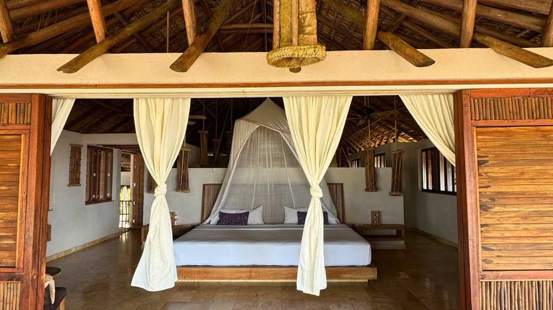 Canopy bedroom with wooden details